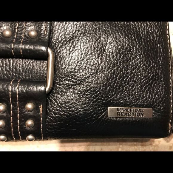 Kenneth Cole Reaction female wallet - Picture 3 of 5